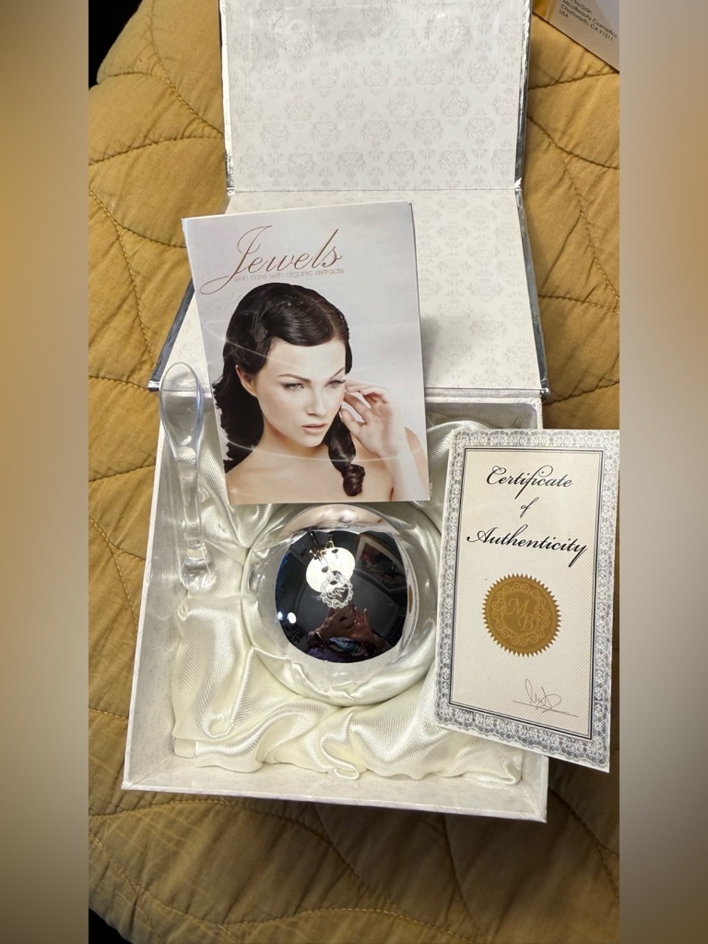 Jewels Thermal Rejuvenation Mask
with Organic Extracts